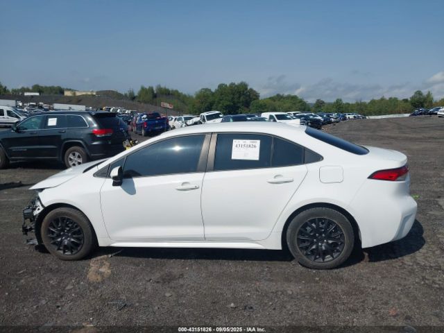 Toyota Corolla Le Image 5