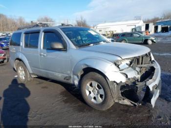  Salvage Nissan Pathfinder