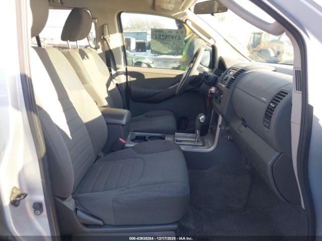 Nissan Pathfinder S Image 11