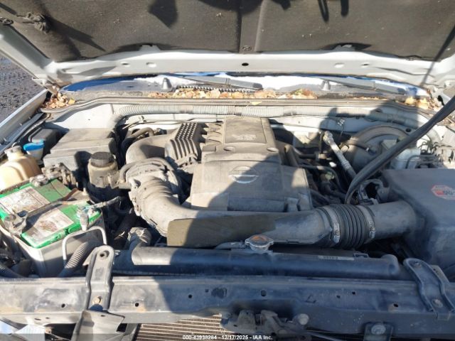 Nissan Pathfinder S Image 8