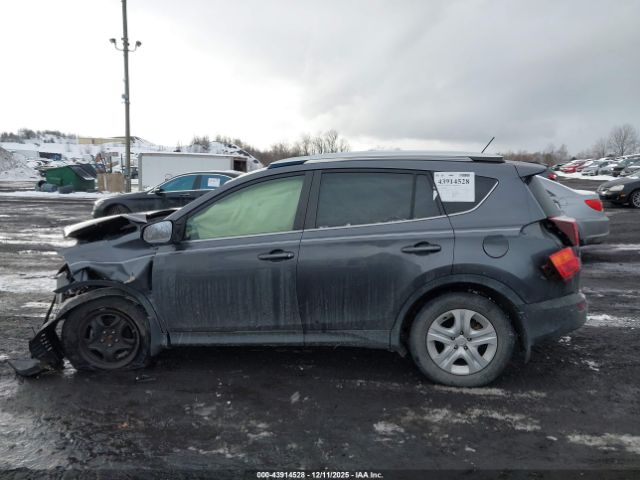 Toyota RAV4 Le Image 3