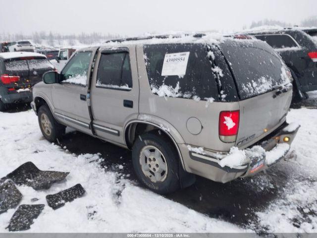 Chevrolet Blazer Ls Image 2