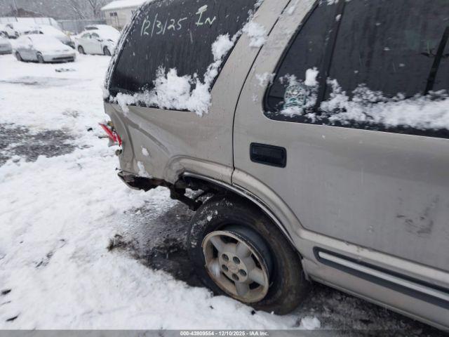 Chevrolet Blazer Ls Image 12