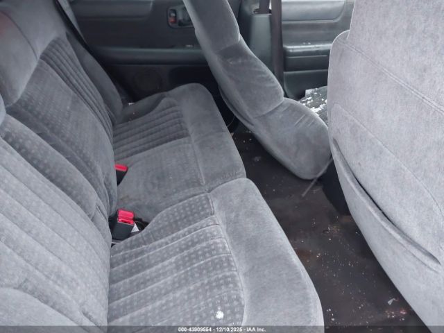 Chevrolet Blazer Ls Image 10