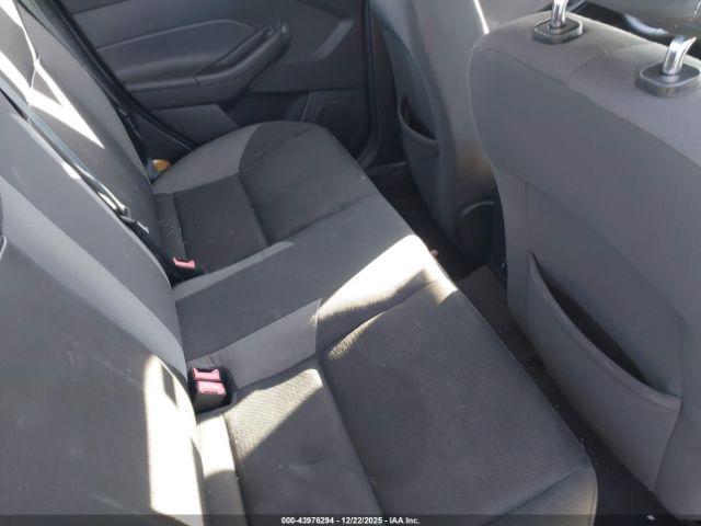 Ford Focus Se Image 16