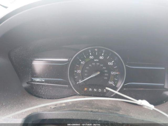 Ford Explorer Xlt Image 11