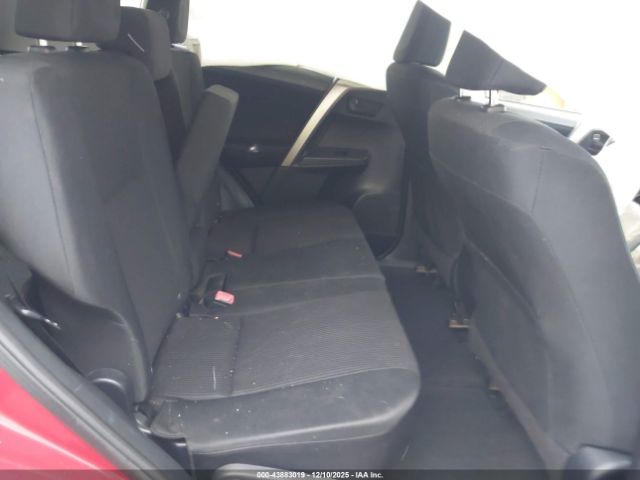 Toyota RAV4 Le Image 8