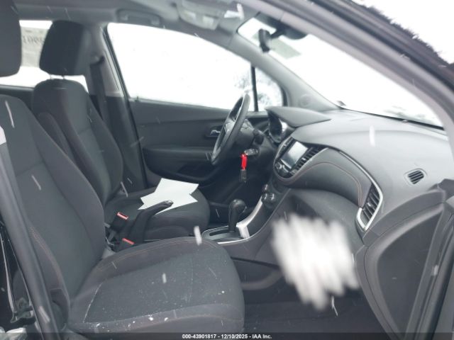 Chevrolet Trax Ls Image 4