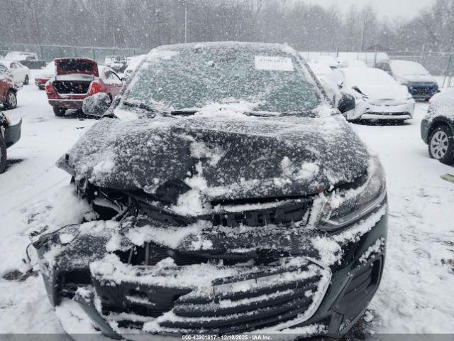 Chevrolet Trax Ls Image 15