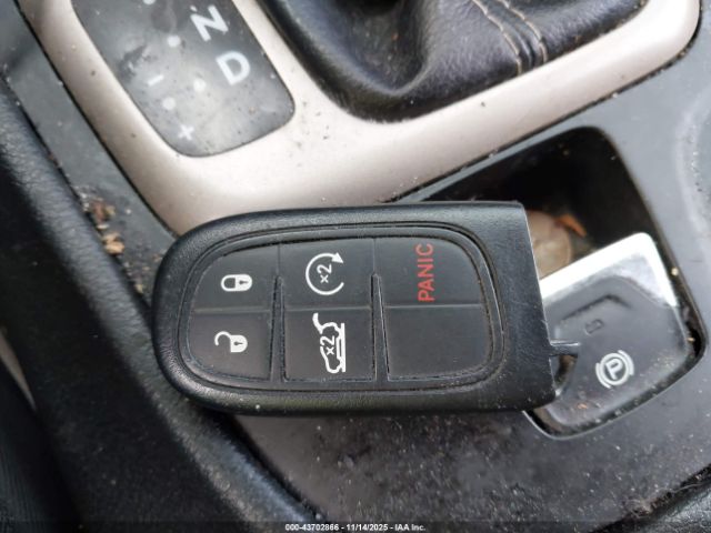 Jeep Cherokee Limited Image 8