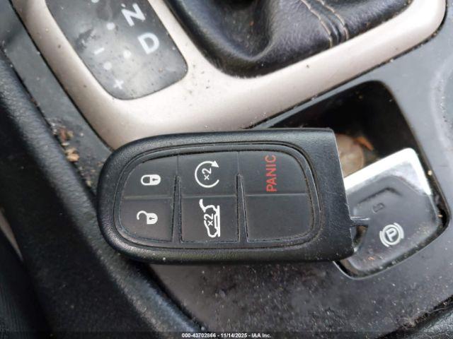 Jeep Cherokee Limited Image 8