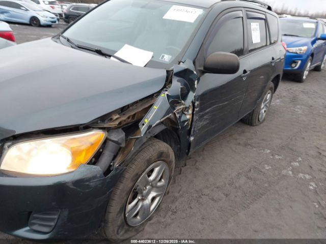 Toyota RAV4 Image 10