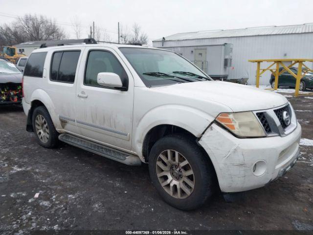  Salvage Nissan Pathfinder