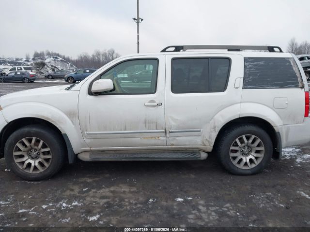 Nissan Pathfinder Le Image 3