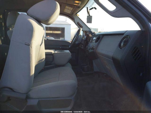 Ford F-250 Xl Image 11