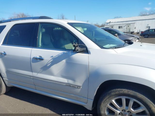 GMC Acadia Denali Image 10