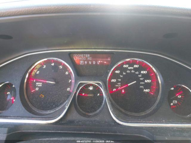 GMC Acadia Denali Image 2