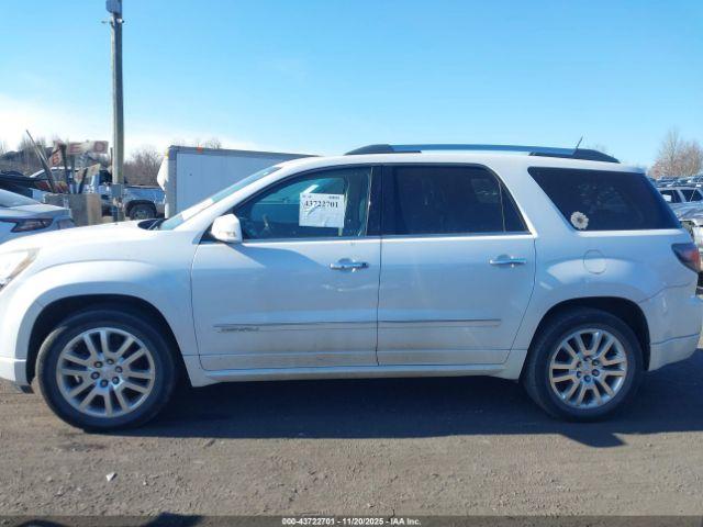 GMC Acadia Denali Image 9