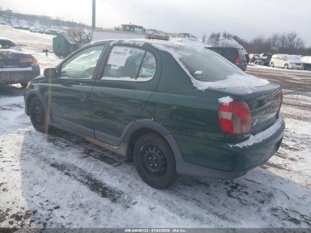 Toyota ECHO Image 11