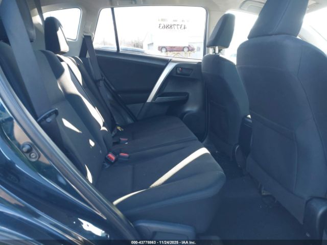 Toyota RAV4 Le Image 13