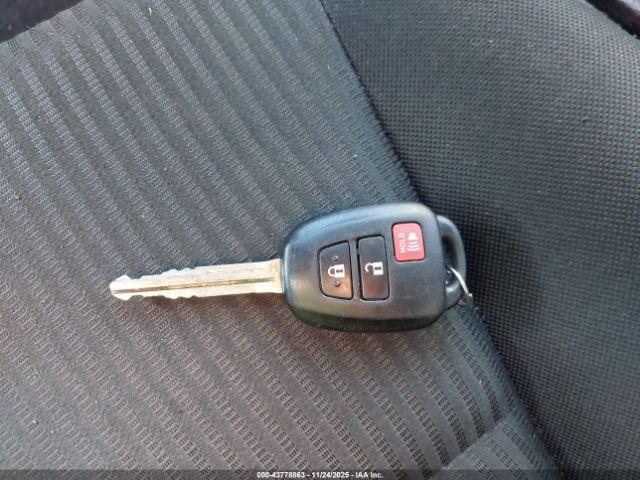 Toyota RAV4 Le Image 14