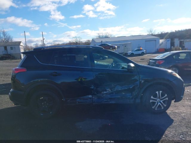 Toyota RAV4 Le Image 16