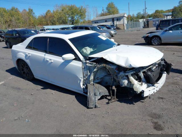  Salvage Chrysler 300