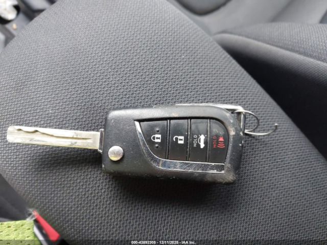 Toyota Corolla Le Image 13