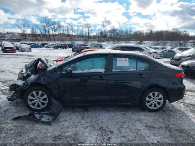 Toyota Corolla Le Image 15