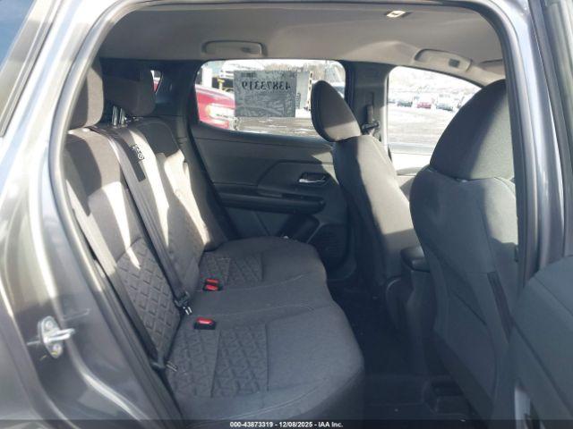 Nissan Kicks Sv Intelligent Awd Image 2