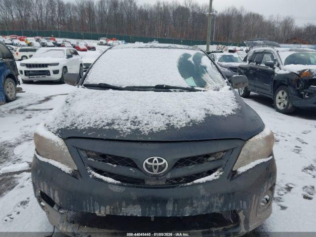 Toyota Corolla S Image 8