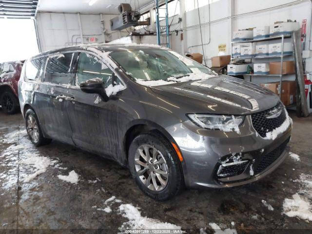  Salvage Chrysler Pacifica