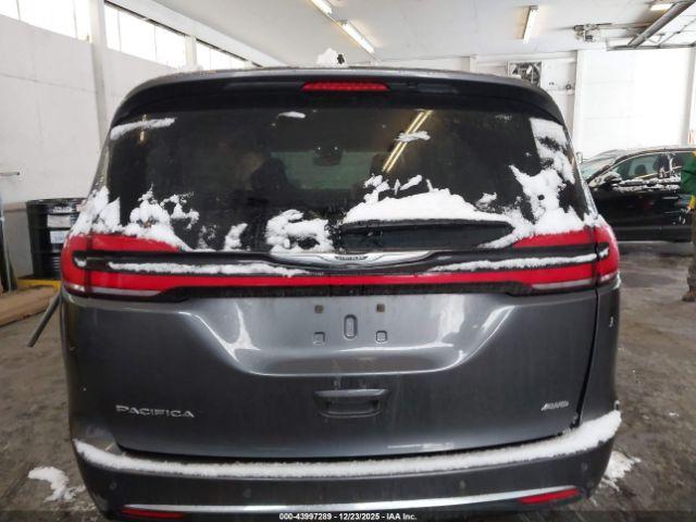 Chrysler Pacifica Touring L Awd Image 16