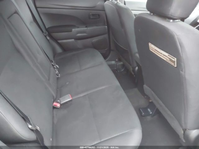 Mitsubishi Outlander Es Image 4