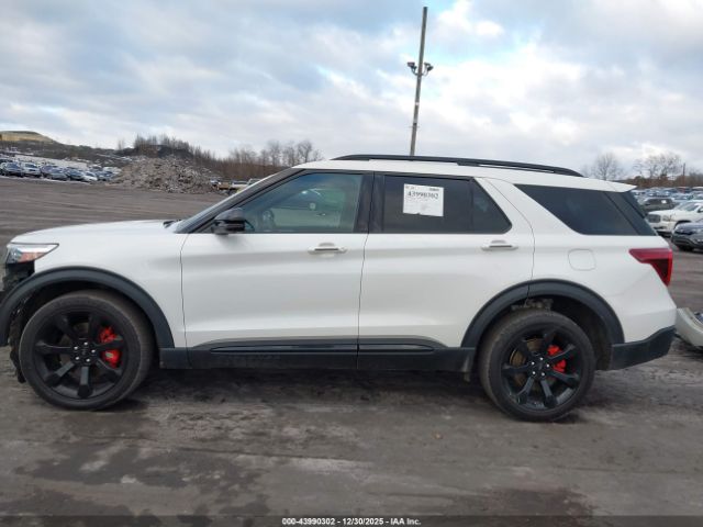 Ford Explorer St Image 12