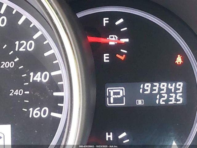 Nissan Murano S Image 8