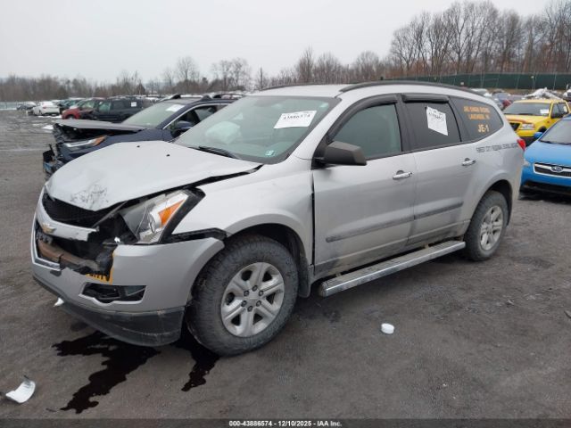 Chevrolet Traverse Ls Image 2