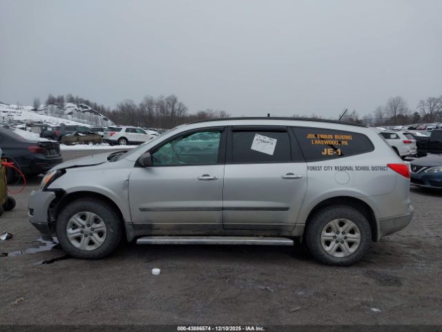 Chevrolet Traverse Ls Image 8