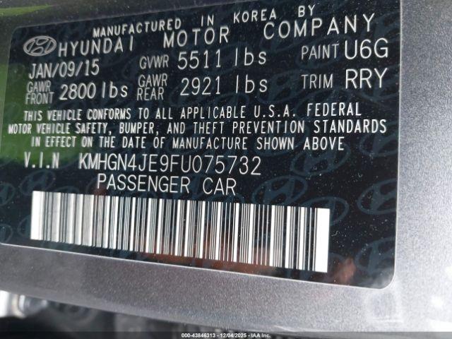 Hyundai Genesis 3.8 Image 2