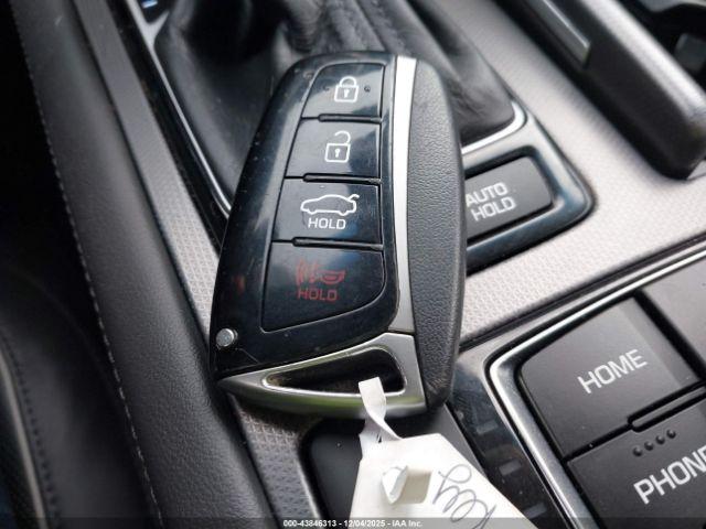 Hyundai Genesis 3.8 Image 10