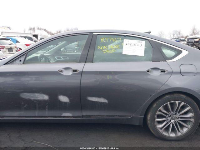 Hyundai Genesis 3.8 Image 9