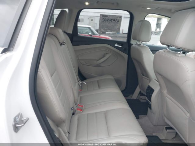 Ford Escape Titanium Image 10