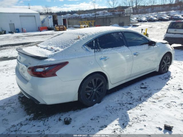 Nissan Altima 2.5 Sr Image 10