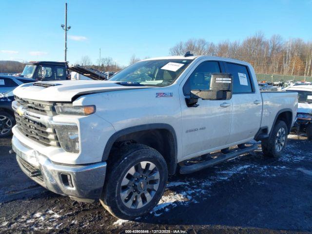 Chevrolet Silverado 2500 4wd  Standard Bed Lt Image 4
