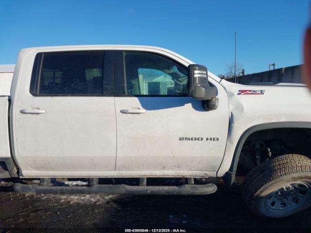 Chevrolet Silverado 2500 4wd  Standard Bed Lt Image 13