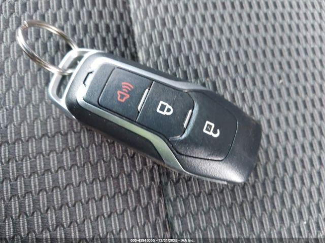 Ford Explorer Xlt Image 8