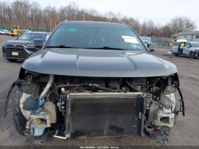 Ford Explorer Xlt Image 7