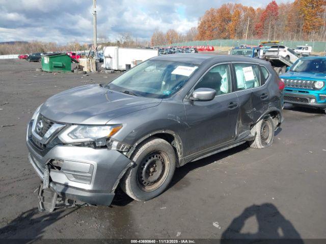 Nissan Rogue S Image 2