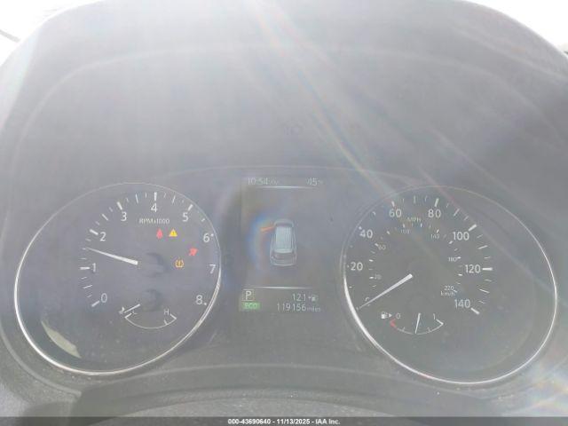 Nissan Rogue S Image 3