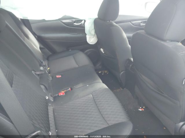 Nissan Rogue S Image 9